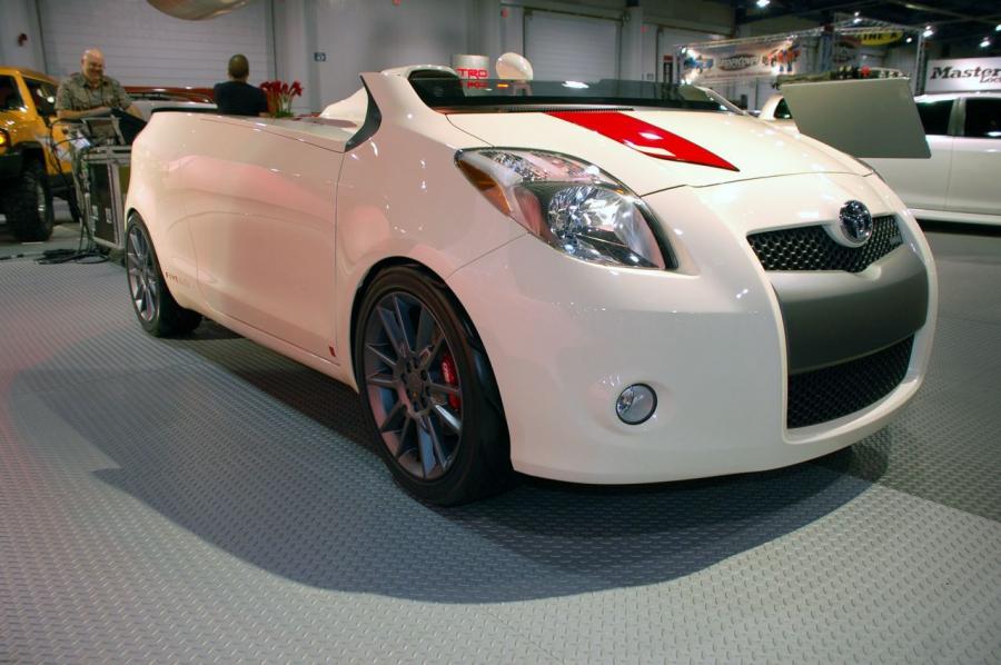  Toyota Yaris Club 2007 года  (фото 7 из 17)